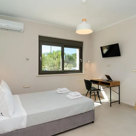 Nava - Nestled In Olive Trees With Private Pool, By Zantewize Villa